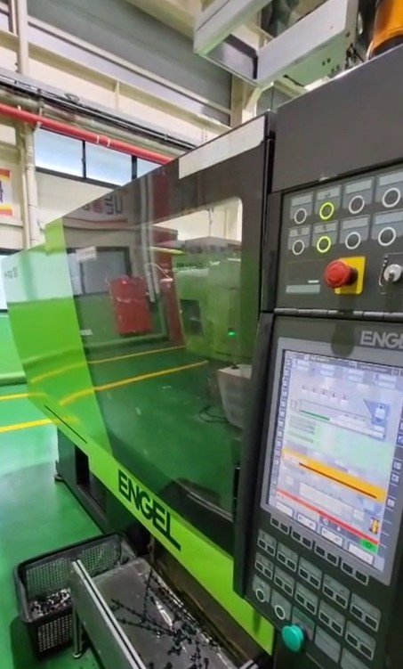 Engel electric 180-ton injection machine  ENGEL